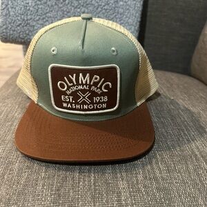 Vintage Style Olympic National Park Washington Mesh Trucker Hat Green & Brown